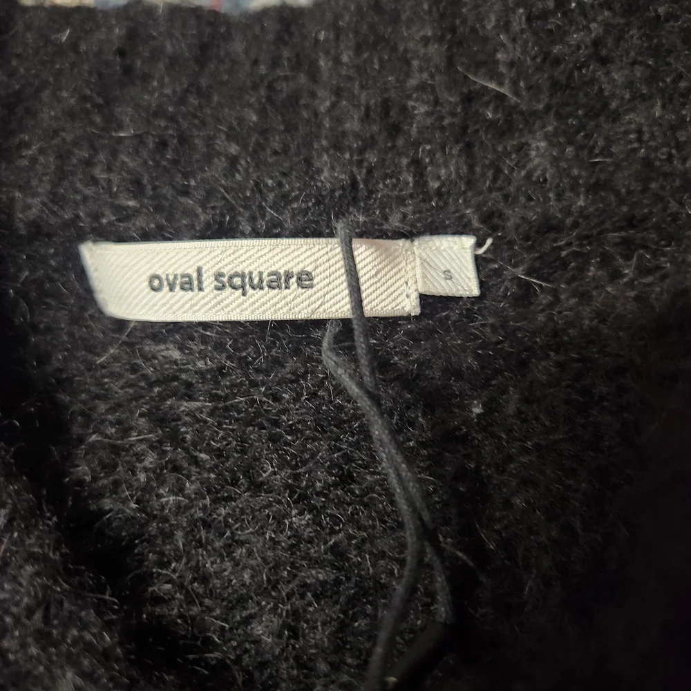 Cozy V-Neck Sweater for Women. OVERSIZED - Picture 2 of 8
